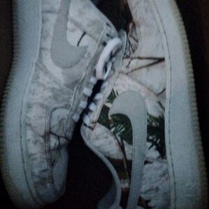 Mossy oak camouflage Nike air force ones size 10.5